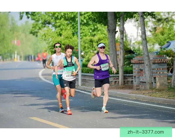全程直播!紧随马拉松赛事,一路加速! 全程直播!紧随马拉松赛事,一路加速!
