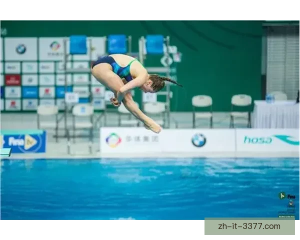 精彩绽放:跳水邀请赛上的飞翔之美 精彩绽放:跳水邀请赛上的飞翔之美